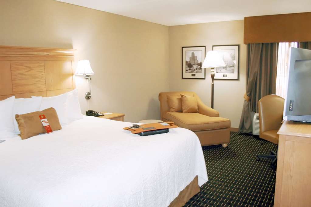 Hampton Inn & Suites Albany-Downtown Room photo